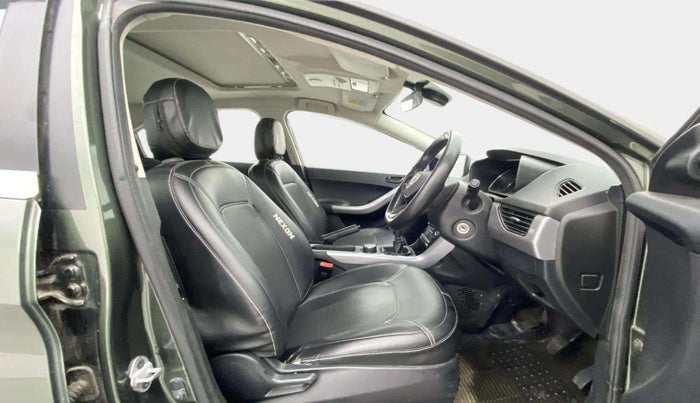 2022 Tata NEXON XM PLUS SUNROOF PETROL, Petrol, Manual, 40,281 km, Right Side Front Door Cabin