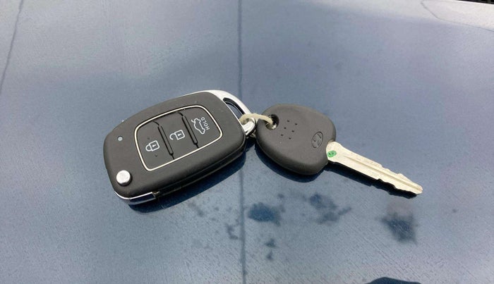 2023 Hyundai GRAND I10 NIOS SPORTZ AMT 1.2 KAPPA VTVT, Petrol, Automatic, 4,975 km, Key Close Up