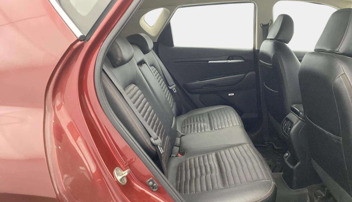 2021 KIA SONET GTX PLUS 1.0 IMT DUAL TONE, Petrol, Manual, 38,656 km, Right Side Rear Door Cabin