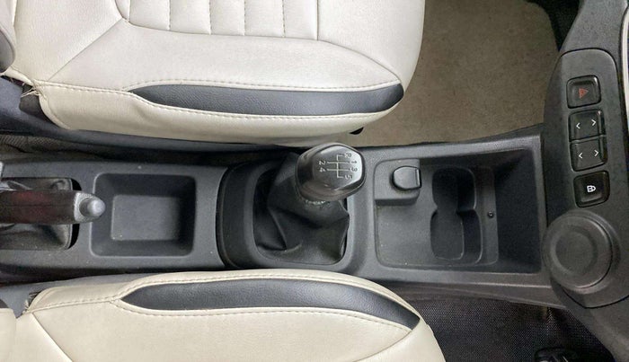 2016 Renault Kwid RXT 1.0, Petrol, Manual, 88,292 km, Gear Lever