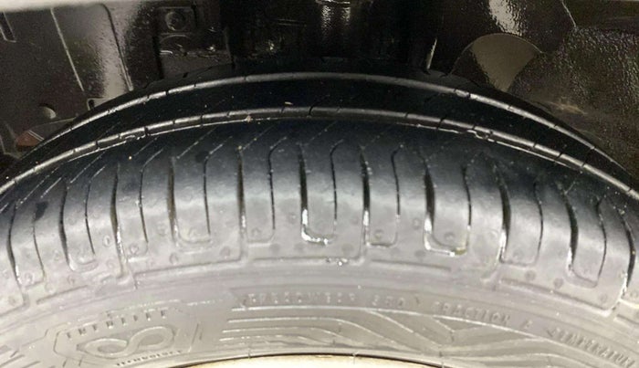 2016 Renault Kwid RXT 1.0, Petrol, Manual, 88,292 km, Left Front Tyre Tread