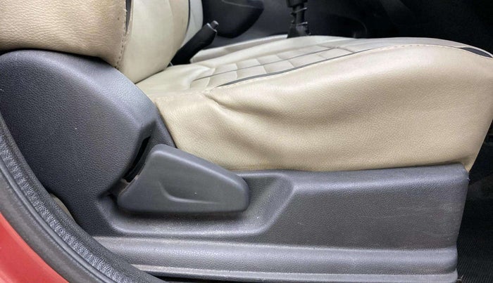 2016 Renault Kwid RXT 1.0, Petrol, Manual, 88,292 km, Driver Side Adjustment Panel