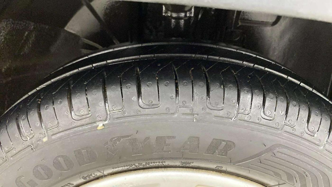 2016 Renault Kwid RXT 1.0, Petrol, Manual, 88,292 km, Right Front Tyre Tread