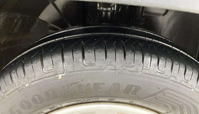 2016 Renault Kwid RXT 1.0, Petrol, Manual, 88,292 km, Right Front Tyre Tread
