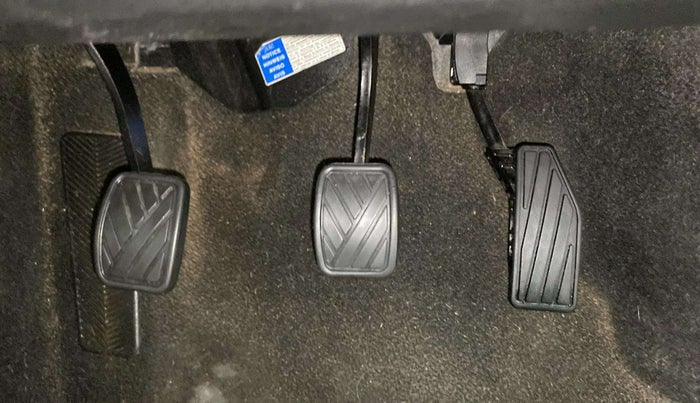 2017 Maruti Baleno ALPHA PETROL 1.2, Petrol, Manual, 91,903 km, Pedals