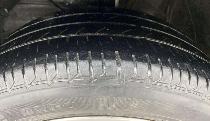 2017 Maruti Baleno ALPHA PETROL 1.2, Petrol, Manual, 91,903 km, Right Front Tyre Tread