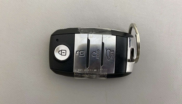 2023 KIA SONET HTX 1.0 IMT, Petrol, Manual, 24,458 km, Key Close Up