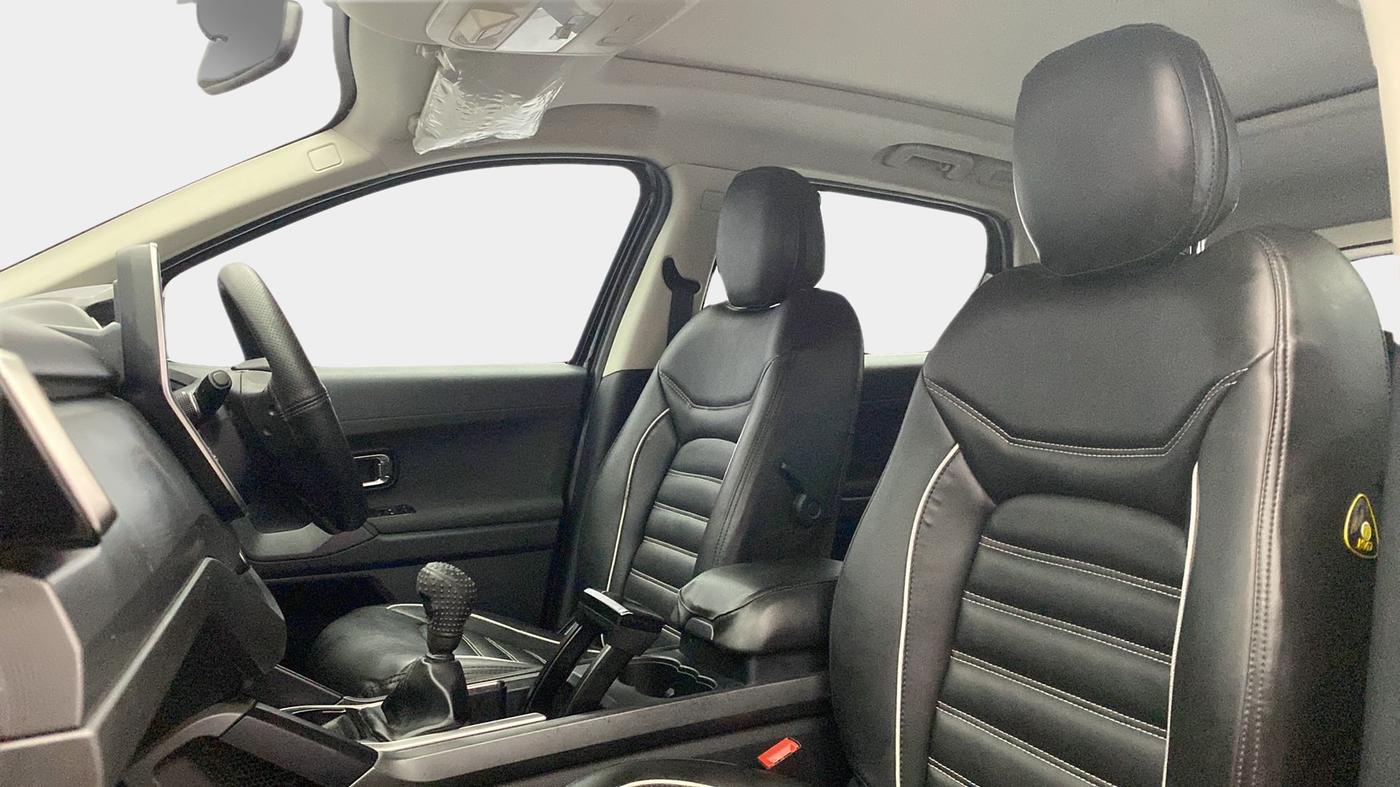 2020 Tata Harrier XT PLUS 2.0L KRYOTEC DARK EDITON, Diesel, Manual, 45,834 km, Right Side Front Door Cabin