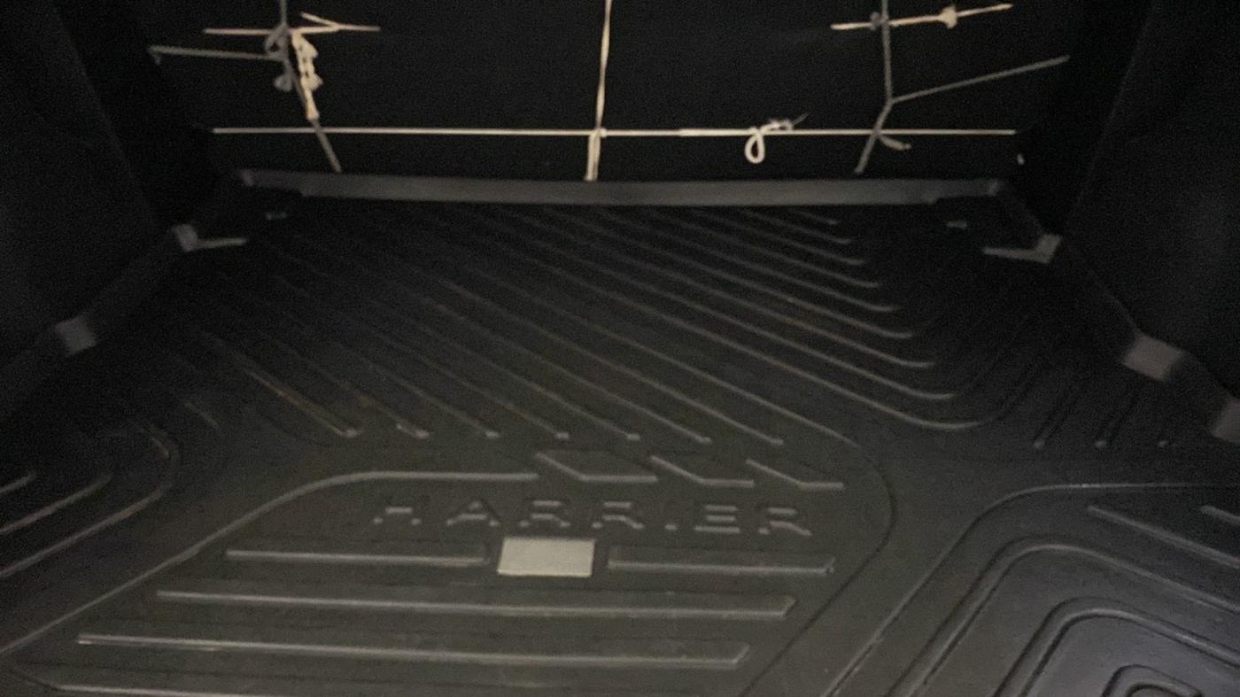 2020 Tata Harrier XT PLUS 2.0L KRYOTEC DARK EDITON, Diesel, Manual, 45,834 km, Boot Inside