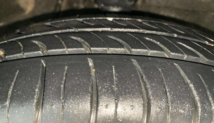 2013 Hyundai i10 ERA 1.1, Petrol, Manual, 72,678 km, Right Front Tyre Tread