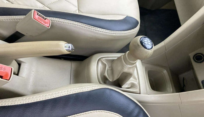 2013 Maruti Swift Dzire ZDI, Diesel, Manual, 1,10,002 km, Gear Lever