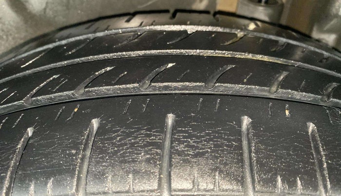 2013 Maruti Swift Dzire ZDI, Diesel, Manual, 1,10,002 km, Left Rear Tyre Tread
