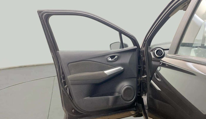 2021 Nissan Kicks XV 1.5, Petrol, Manual, 69,082 km, LHS Front Door