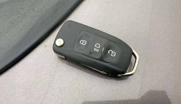 2017 Tata TIGOR XT PETROL, Petrol, Manual, 63,613 km, Key Close Up