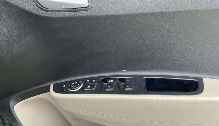 2019 Hyundai Grand i10 SPORTZ 1.2 KAPPA VTVT, CNG, Manual, 82,561 km, Driver Side Door Panels Control