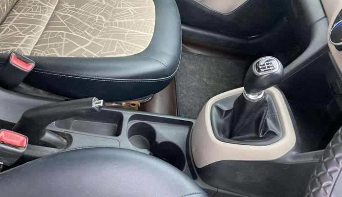 2019 Hyundai Grand i10 SPORTZ 1.2 KAPPA VTVT, CNG, Manual, 82,561 km, Gear Lever