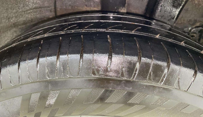 2019 Hyundai Grand i10 SPORTZ 1.2 KAPPA VTVT, CNG, Manual, 82,561 km, Left Rear Tyre Tread