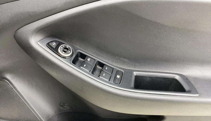 2017 Hyundai i20 Active 1.2 S, Petrol, Manual, 38,876 km, Driver Side Door Panels Control