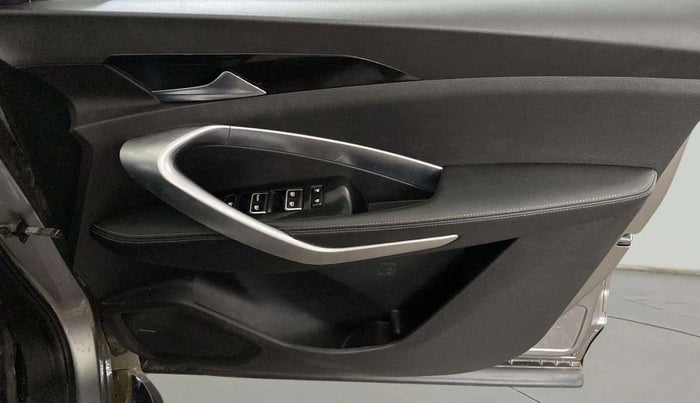 2020 MG HECTOR SHARP HYBRID 1.5 PETROL, Petrol, Manual, 93,432 km, Driver Side Door Panels Control