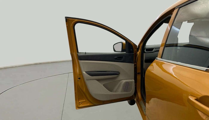 2020 Renault TRIBER RXL MT, Petrol, Manual, 54,355 km, LHS Front Door