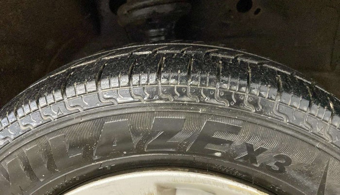 2014 Maruti Wagon R 1.0 LXI CNG, CNG, Manual, 69,405 km, Right Front Tyre Tread