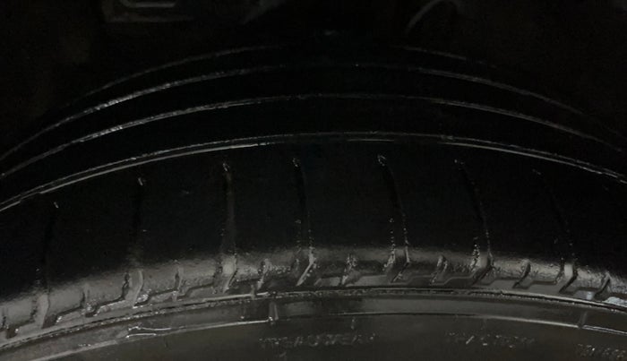 2015 Hyundai Elite i20 ASTA 1.2, Petrol, Manual, 80,455 km, Left Front Tyre Tread