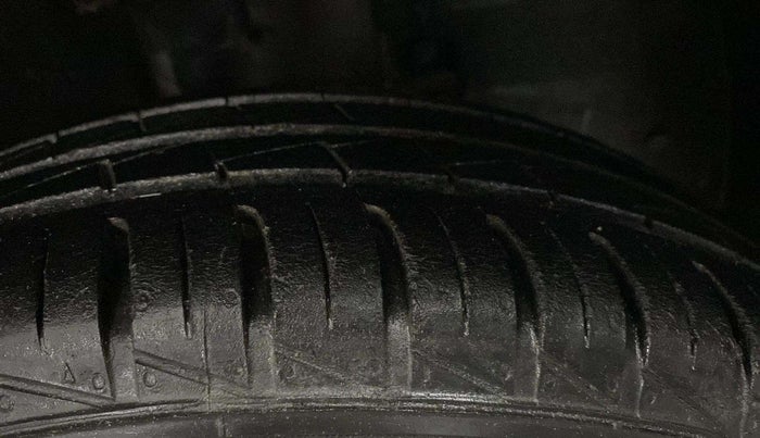 2023 Renault Kwid RXL 1.0 (O), Petrol, Manual, 27,767 km, Right Front Tyre Tread