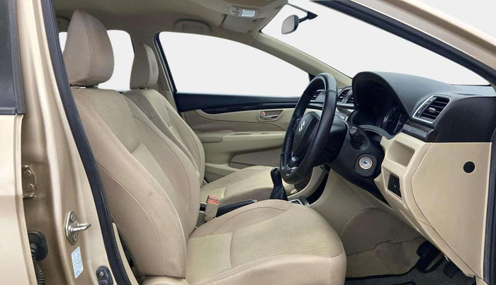 2015 Maruti Ciaz VXI+, Petrol, Manual, 27,386 km, Right Side Front Door Cabin