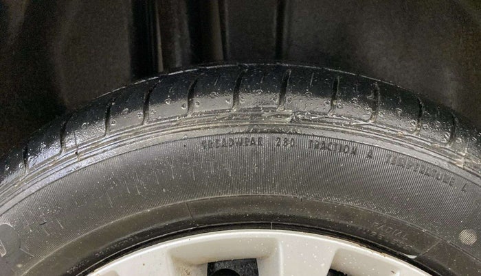 2015 Maruti Ciaz VXI+, Petrol, Manual, 27,386 km, Right Rear Tyre Tread