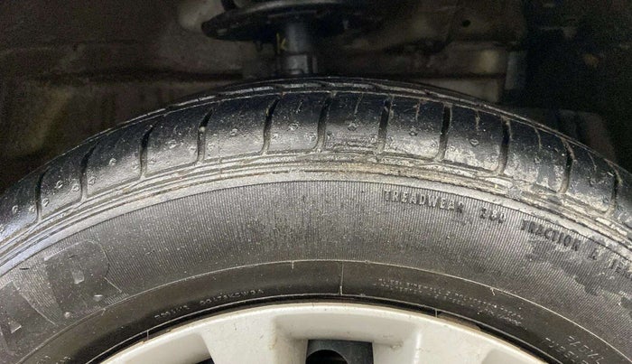 2015 Maruti Ciaz VXI+, Petrol, Manual, 27,386 km, Right Front Tyre Tread