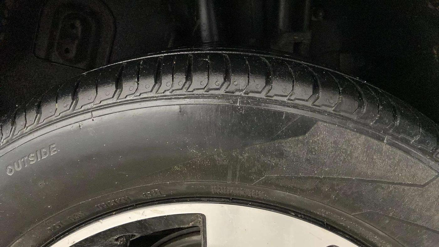 2019 Tata NEXON XZA PLUS PETROL, Petrol, Automatic, 82,491 km, Left Rear Tyre Tread