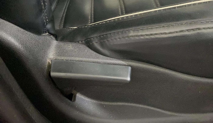 2018 Tata Tiago XE PETROL, Petrol, Manual, 56,688 km, Driver Side Adjustment Panel