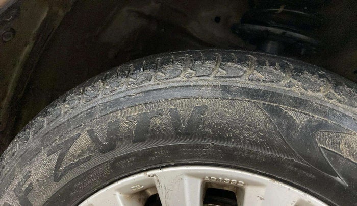 2014 Maruti Ciaz ZXI, Petrol, Manual, 72,019 km, Right Front Tyre Tread