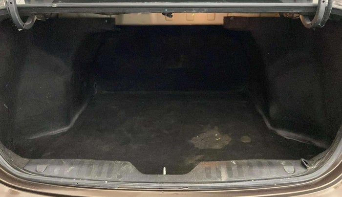 2014 Maruti Ciaz ZXI, Petrol, Manual, 72,019 km, Boot Inside