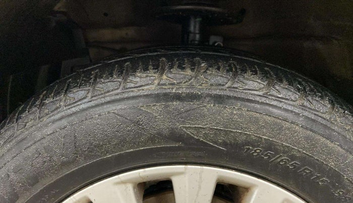 2014 Maruti Ciaz ZXI, Petrol, Manual, 72,019 km, Left Front Tyre Tread