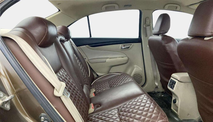 2014 Maruti Ciaz ZXI, Petrol, Manual, 72,019 km, Right Side Rear Door Cabin