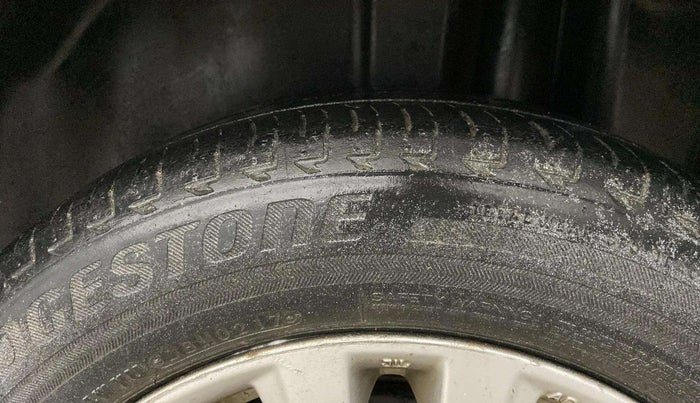 2014 Maruti Ciaz ZXI, Petrol, Manual, 72,019 km, Left Rear Tyre Tread
