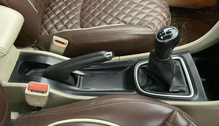 2014 Maruti Ciaz ZXI, Petrol, Manual, 72,019 km, Gear Lever