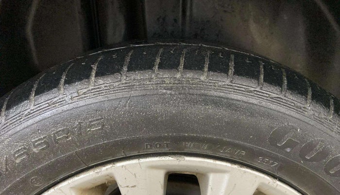 2014 Maruti Ciaz ZXI, Petrol, Manual, 72,019 km, Right Rear Tyre Tread