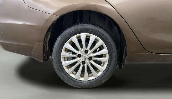 2014 Maruti Ciaz ZXI, Petrol, Manual, 72,019 km, Right Rear Wheel