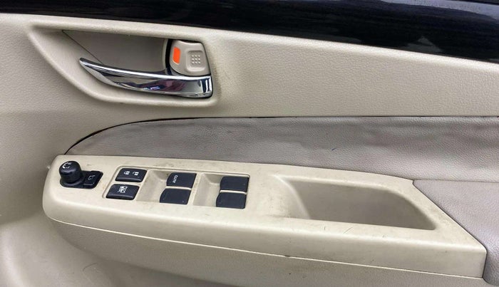 2014 Maruti Ciaz ZXI AT, Petrol, Automatic, 42,963 km, Driver Side Door Panels Control