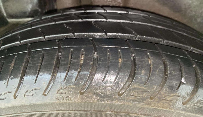 2014 Maruti Ciaz ZXI AT, Petrol, Automatic, 42,963 km, Right Rear Tyre Tread