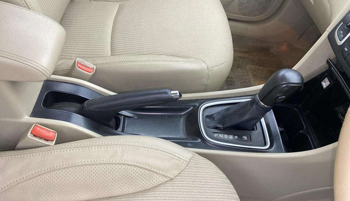 2014 Maruti Ciaz ZXI AT, Petrol, Automatic, 42,963 km, Gear Lever