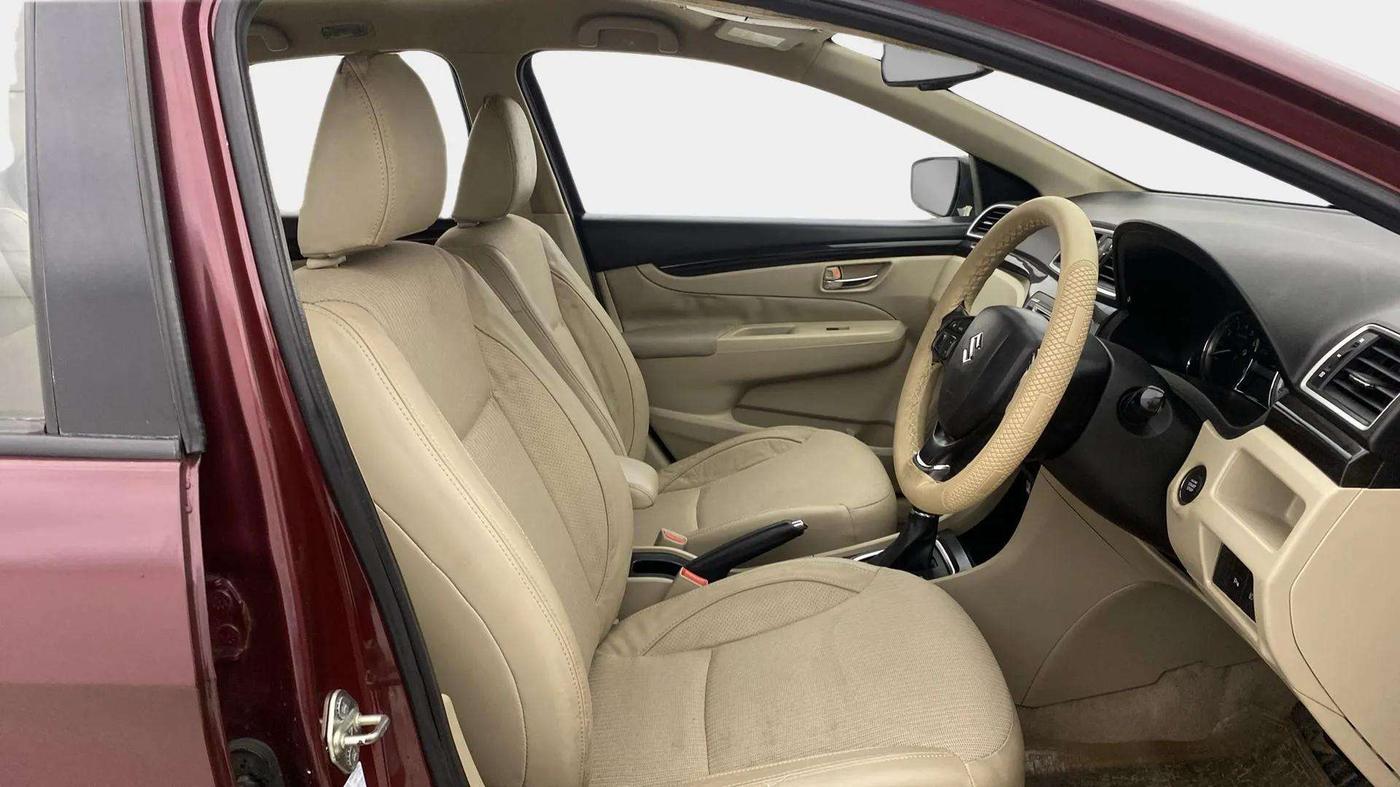 2014 Maruti Ciaz ZXI AT, Petrol, Automatic, 42,963 km, Right Side Front Door Cabin
