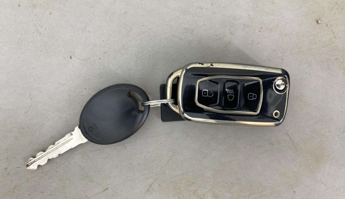 2018 Tata Tiago XZ PETROL, Petrol, Manual, 62,938 km, Key Close Up