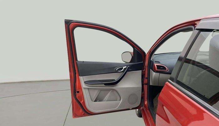 2018 Tata Tiago XZ PETROL, Petrol, Manual, 62,938 km, LHS Front Door