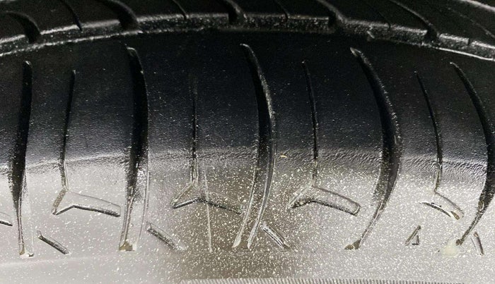 2015 Maruti Celerio ZXI, Petrol, Manual, 1,45,209 km, Left Front Tyre Tread