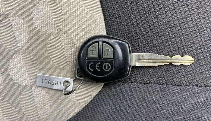 2015 Maruti Celerio ZXI, Petrol, Manual, 1,45,209 km, Key Close Up