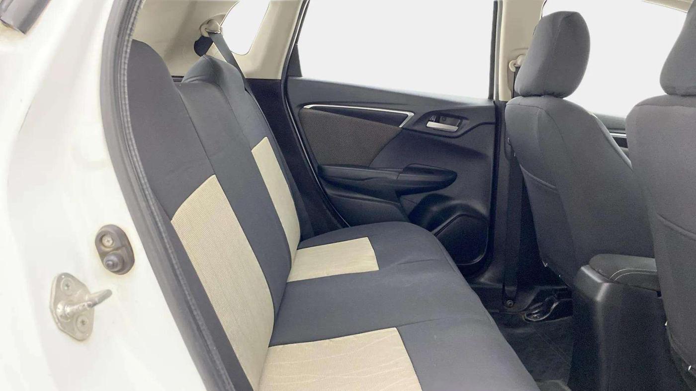 2018 Honda WR-V 1.5L I-DTEC VX MT, Diesel, Manual, 1,29,536 km, Right Side Rear Door Cabin