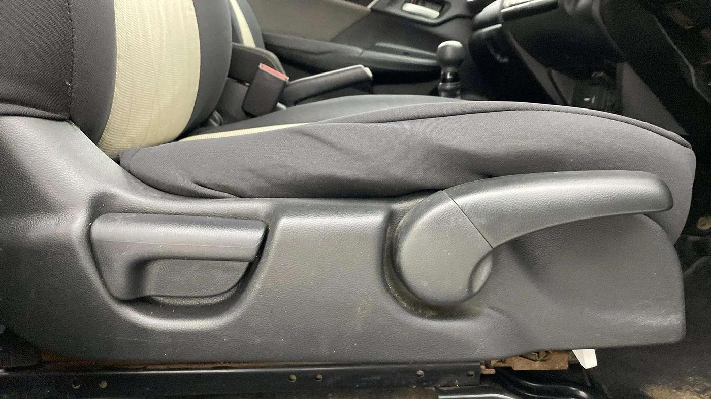 2018 Honda WR-V 1.5L I-DTEC VX MT, Diesel, Manual, 1,29,536 km, Driver Side Adjustment Panel